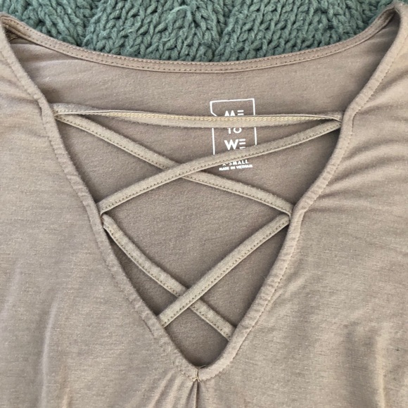 Me to We shirt size x-small - Picture 3 of 4